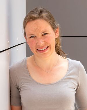 Dr. Laura Bothmann